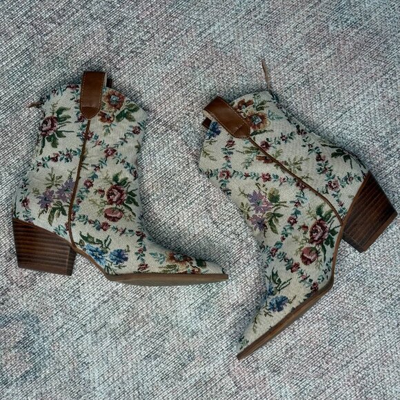 Demi Floral Tapestry Boots 8.5 - Picture 2 of 5